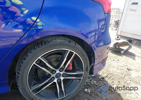 2015 Ford Focus St z USA, uszkodzony, nr VIN 1FADP3L97FL304559